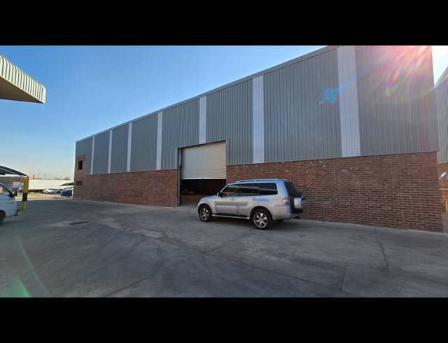 520M² WAREHOUSE TO LET IN SEBENZA